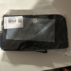 NWT Lululemon Double Zip Curved Wristlet Black with Gold Hardware
